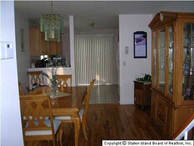 282 Lamport Blvd, Staten Island, NY 10305 - photo 5