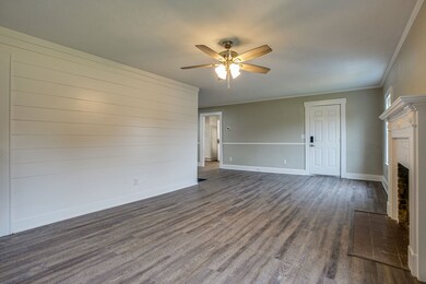 302 Hickory Dr, Shelbyville, TN 37160 - photo 7