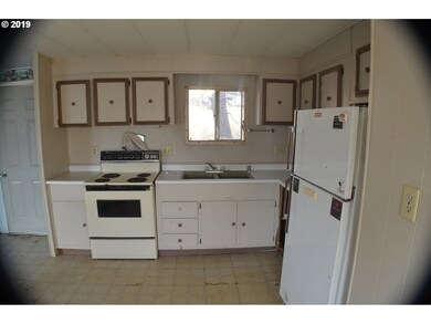 450 Thompson Ave, Mount Vernon, OR 97865 - photo 3