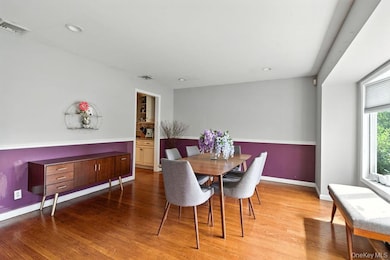 21 Macarthur Ave, Plainview, NY 11803 - photo 5