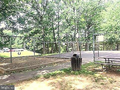 452 Girard St unit T2, Gaithersburg, MD 20877 - photo 4