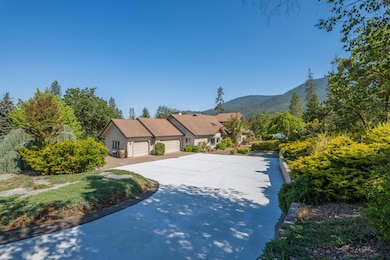 701SerenityLn-002