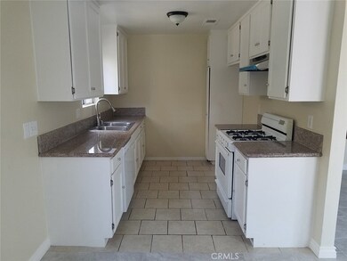 22714 Figueroa St unit 10, Carson, CA 90745 - photo 4