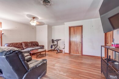 504 Delz St, Houston, TX 77018 - photo 4