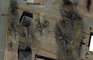 196 ft of McIntosh frontage, 107 ft on SW 5th.