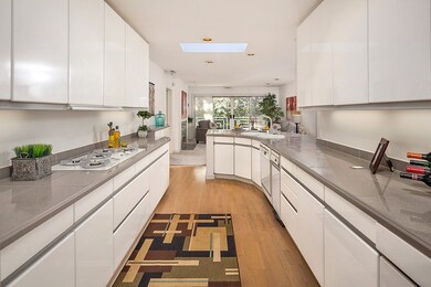 8005 SE 33rd Place, Mercer Island, WA 98040 - photo 6