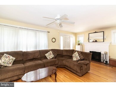 422 Harding St, Woodbury, NJ 08096 - photo 3
