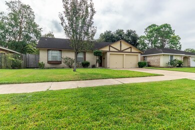 10610 Kirkglen Dr, Houston, TX 77089 - photo 3