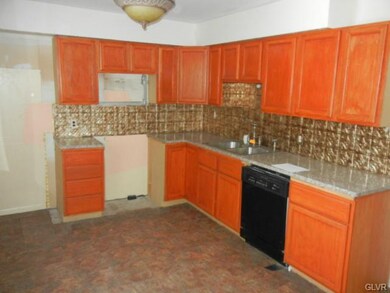 215 Old Forge Dr, Bath, PA 18014 - photo 5