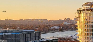 Tiber Island unit N-804, Washington, DC 20024 - photo 4