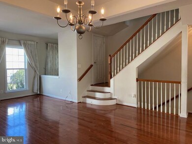 8211 Singleleaf Ln, Lorton, VA 22079 - photo 5