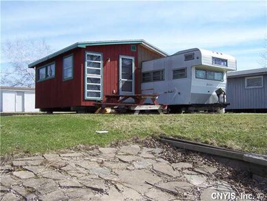 Exterior Front Small mobile home