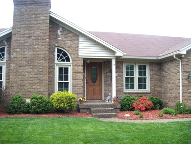 7403 Crabtree Dr, Louisville, KY 40228 - photo 3