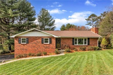 16 Holly Hill Dr, Asheville, NC 28806 - photo 2