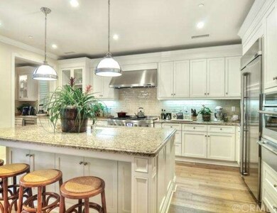 Chef-inspired Expansive Gourmet kitchen with Grani