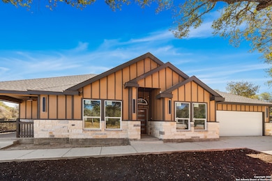 23102 Shady Forest Dr, Elmendorf, TX 78112 - photo 2