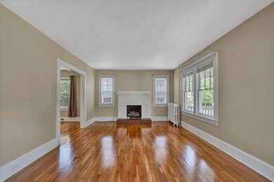 07-Shows Great 2119 Broadway Ave SW (6 o