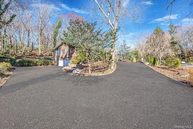 25 Farmington Ln, Melville, NY 11747 - photo 5