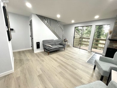 344 Cervantes Cir unit 2B, Lake Oswego, OR 97035 - photo 6