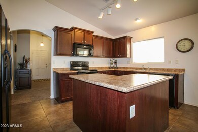 03 Kitchen