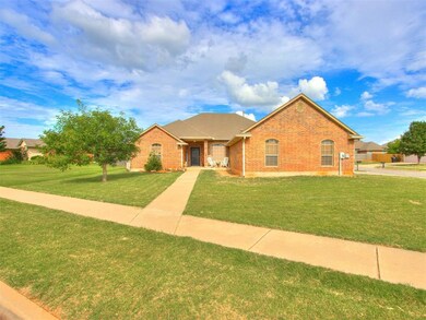 2405 SE 10th Place, Moore, OK 73160 - photo 2