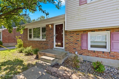 9402 Doewood Ln, Louisville, KY 40291 - photo 2