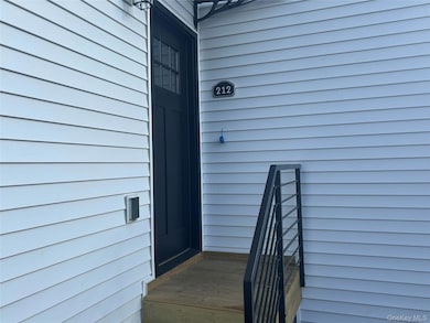 266 Orange Turnpike unit 212, Sloatsburg, NY 10974 - photo 2