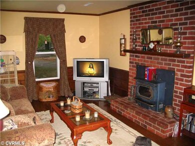 Den/Family/Great Room - Just off of the eat-in kit