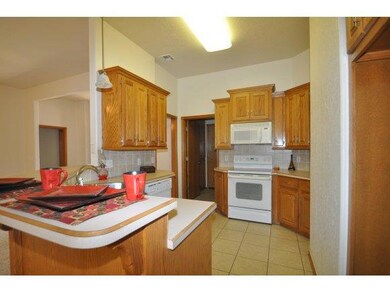 512 Loyd Ln, Moore, OK 73160 - photo 6