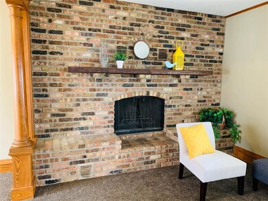 1326 Burch Ave NW, Cedar Rapids, IA 52405 - photo 4