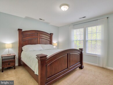 206 Greenbriar Cir, Cross Junction, VA 22625 - photo 7