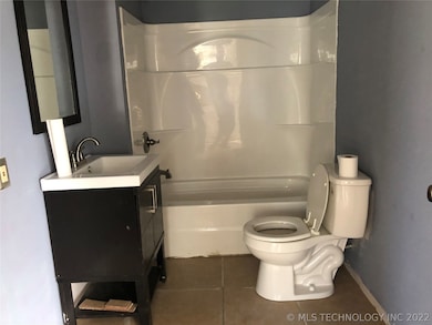 nice bath all new plumbing in 2012