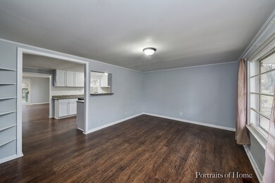 605 N Evanslawn Ave, Aurora, IL 60506 - photo 2