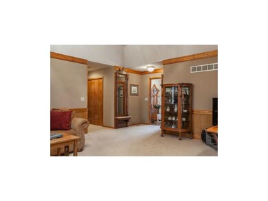 Hallway to the bedrooms...