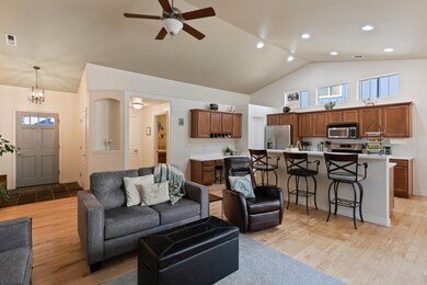 3 greatroom and entry