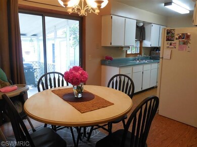 1460 Benjamin Ave NE, Grand Rapids, MI 49505 - photo 4