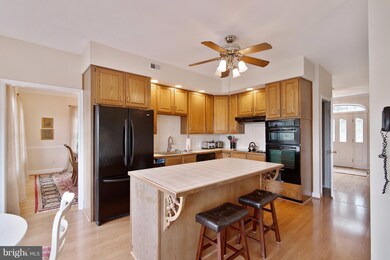 10018 Blue Banner Dr, Germantown, MD 20876 - photo 7