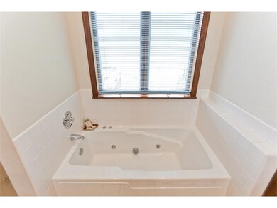 345 Wasatch Ct NE, Cedar Rapids, IA 52402 - photo 2