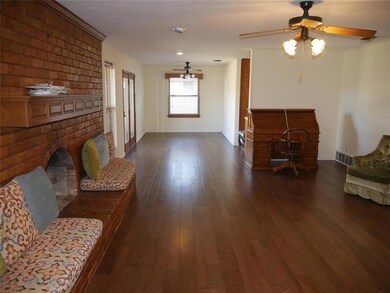 4112 Alicante Ave, Fort Worth, TX 76133 - photo 6