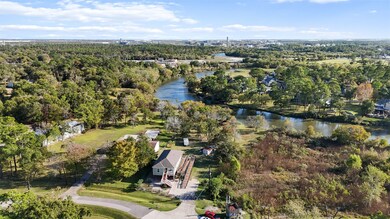 9810 Oak Leaf Dr, Baytown, TX 77521 - photo 7