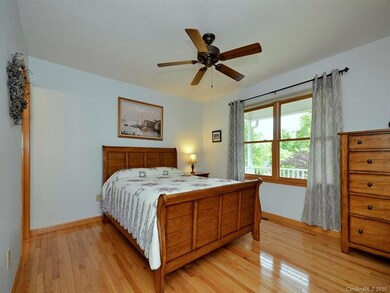 119 Buckeye Dr, Hendersonville, NC 28792 - photo 5