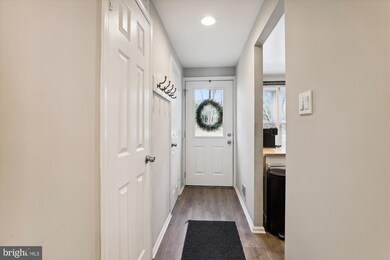 2190 Whisperwood Glen Ln, Reston, VA 20191 - photo 2