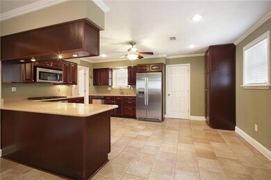 Plenty of storage/cabinets and undermounted lighti