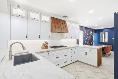 2813 Raintree Dr, Carrollton, TX 75006 - photo 3