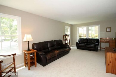 9522 Hunt Square Ct, Springfield, VA 22153 - photo 3