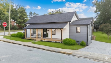 303W2ndSt-FrontRight