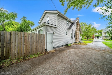 3328 Altamont Ave, Cleveland, OH 44118 - photo 5