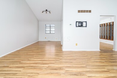 8801 Curran Point-5