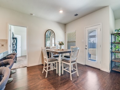 Light and bright dining area.