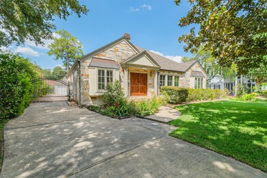 332 W 31st St, Houston, TX 77018 - photo 2